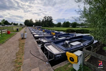 Boat rental Giethoorn - Giethoorn - Nederland